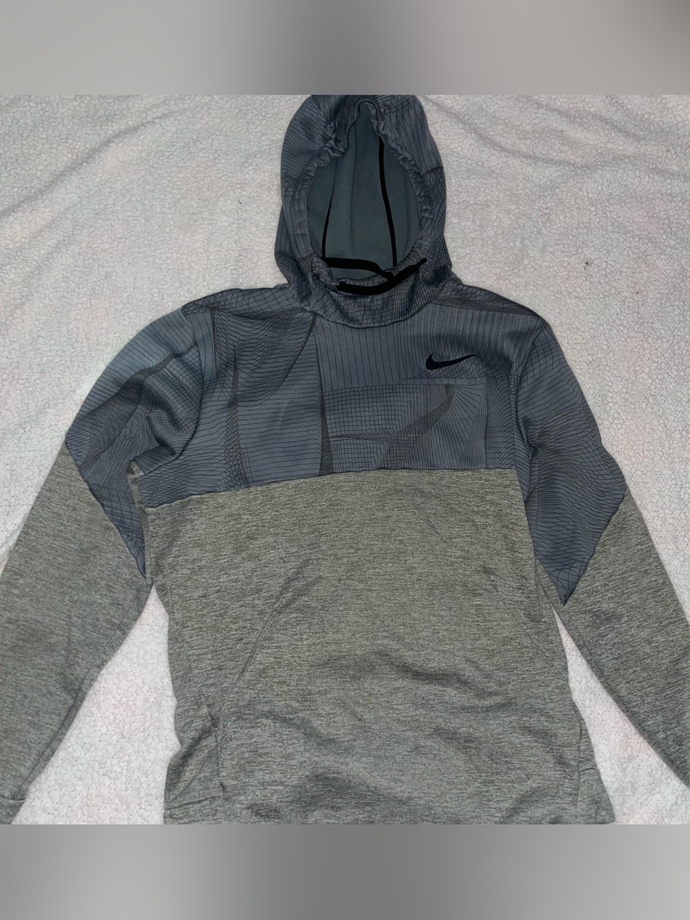 Nike Men's Gray Two-Tone Hooded Performance Pullover